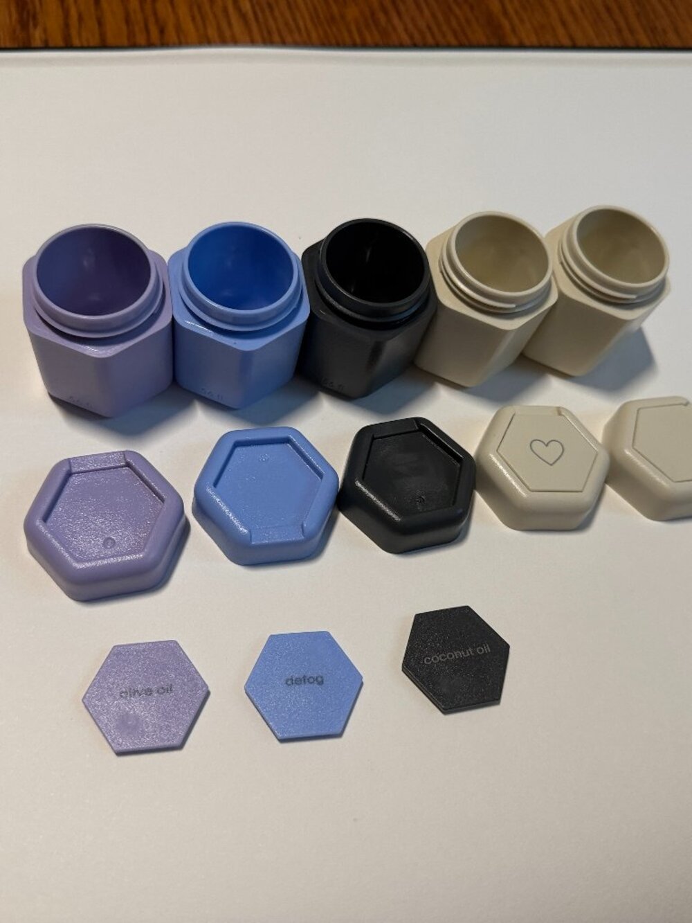 5 Cadence Capsule Containers